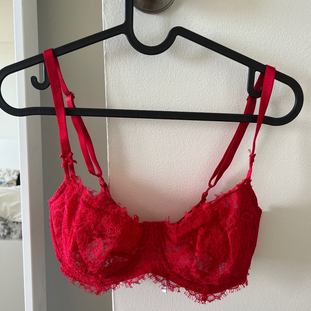 Victoria Secret 34DD